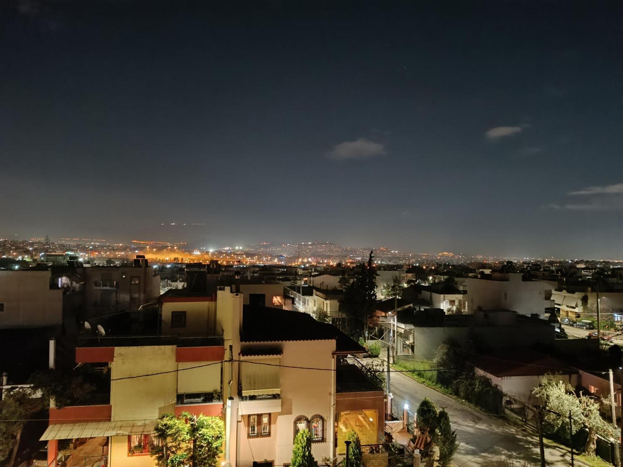 New Elegant Roof Apartment Ахарне Экстерьер фото